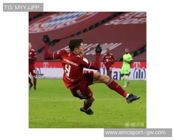 莱万恢复训练状态费兰积极合练克里斯滕森缺席今日训练情况分析